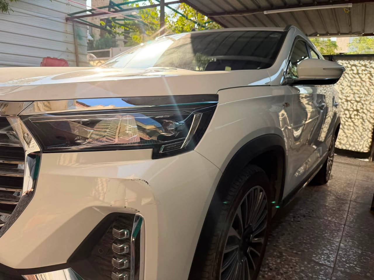 - جيتور X90 plus موديل 2023
- ماشية 3138 بعدها زيرو 
- المحرك 2.0 توربو 
- ⁠5 مقاعد  
- رقم اربيل باسمي 
- بصمة فتحة بانوراما حساسات 
- ⁠5 كامرات محيطية 360 درجة 
- تبريد ثلج مركزي 3 قطع 
- كرسي 2 كهرباء  
- تدفئة مقاعد خلفي وامامي 
- تبريد مقعد السايق 
- وباقي المواصفات معروفة مال جيتور 
- السيارة نظيفة جداً بعدها زيرو ماعدا الملاحظات شخوط بسيطة موضحها بالصور 
- السيارة بعدها بضمان الشركة مبدل دهن مره وحدة فقط اول ما اخذتها 
- السعر 180 ورقة وبيها مجال 
- مكان السيارة بغداد اليرموك 
- للاتصال ***********
