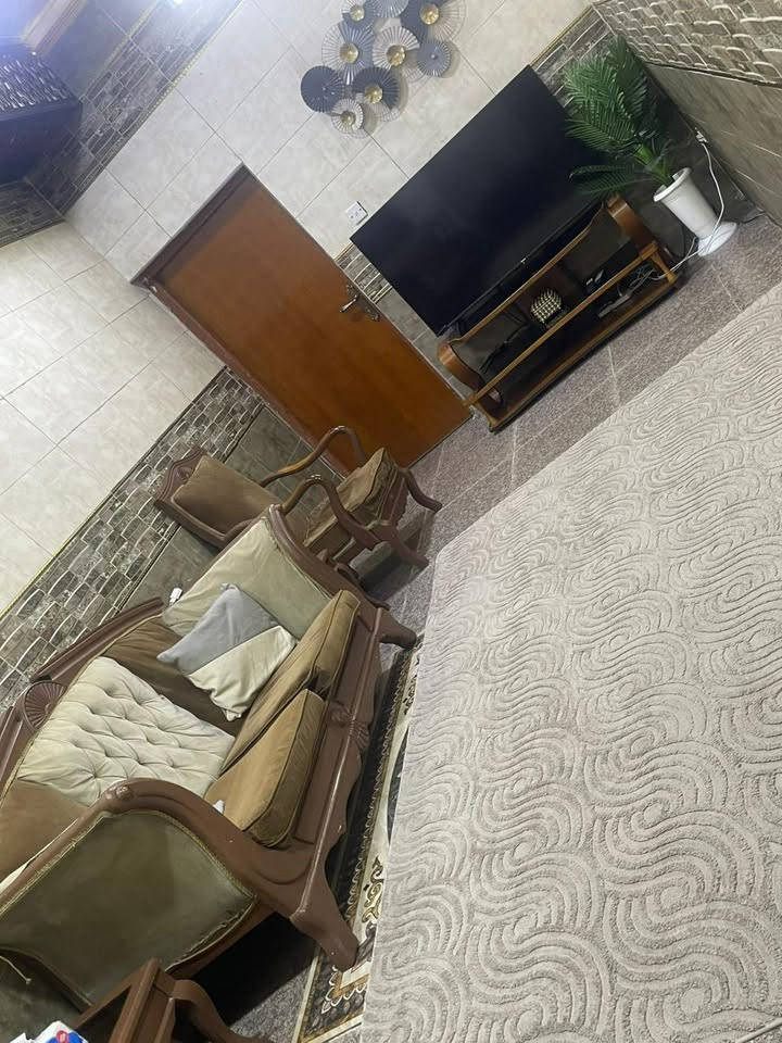 مشتمل ٧٠م • غرفتين نوم • شارع المشجر