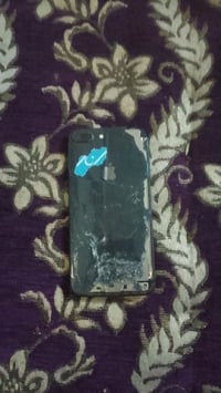 ايفون 8 بلس • 64 • ظهر مكسور