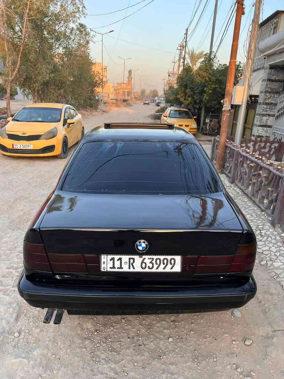السلام عليكم 
 Bmw 525
موديل ٩١ اصل ٢٥ فتحه وبجم عريض كير اوتو مكينه جديده مال حاويه مسكر فانوس 
مكينه كير حداديه امامي خلفي تبريد كله كامل كهربائيات كامله
بجم دخاني بكلايتات دخاني دعاميه m  ويل ١٨ m جديد 
غرفه بيجي كهرباء جام ٤ كهرباء سنتر لك ريمونت 
Abs شغال 

رقم بغداد انكليزي مميز سنويه وهزه جديده وباسمي 

والسياره صبغته جديده وحتى شخوط مابيه وصوره ايضا جديده 
مكاني بابل الحله شارع الكورنيش 

***********
