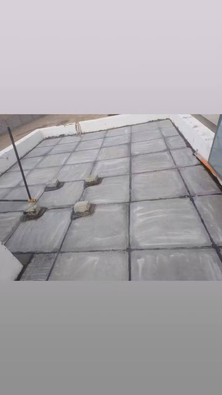 الشتاء على الأبواب عالج سطح بيتك.. كل طرق المعالجة نشتغلها..
1قلع الماستك القديم واضافه. جديد مساتك بغداد الاصلي.. 
..2 كوي الايزوكام فوق الاشتايكر او السطح العادي او السيارميك والماشي والسدويج بندل. 

3معالجة الرطوبه  .. بمعجون مطاطي للتشققات وابااصباغ اصليه المانيه 🇩🇪 وتركية 🇹🇷 تعزل الرطوبه وبضمان.. 

.. تطبيق الاشتايكر بكافة تفاصيله.. 
لتواصل.. 
هاتف ***********6
