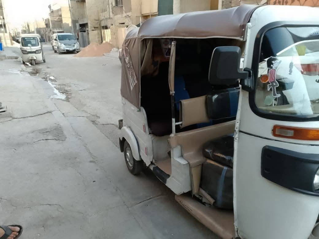 دتكتك موديل 2017 رقم انكليزي تحويل ثاني يوم محرك مفشوك تايرات جدد افلنجات جدد عنابير جدد صليب وفج جديد باتري جديد والجامة الامامية جديدة بعده مشاده 
رقم *********** واتساب فقط مستعجل على بيعته
