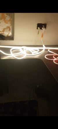 ميز حاسبة • ٢م×١م • شريط LED