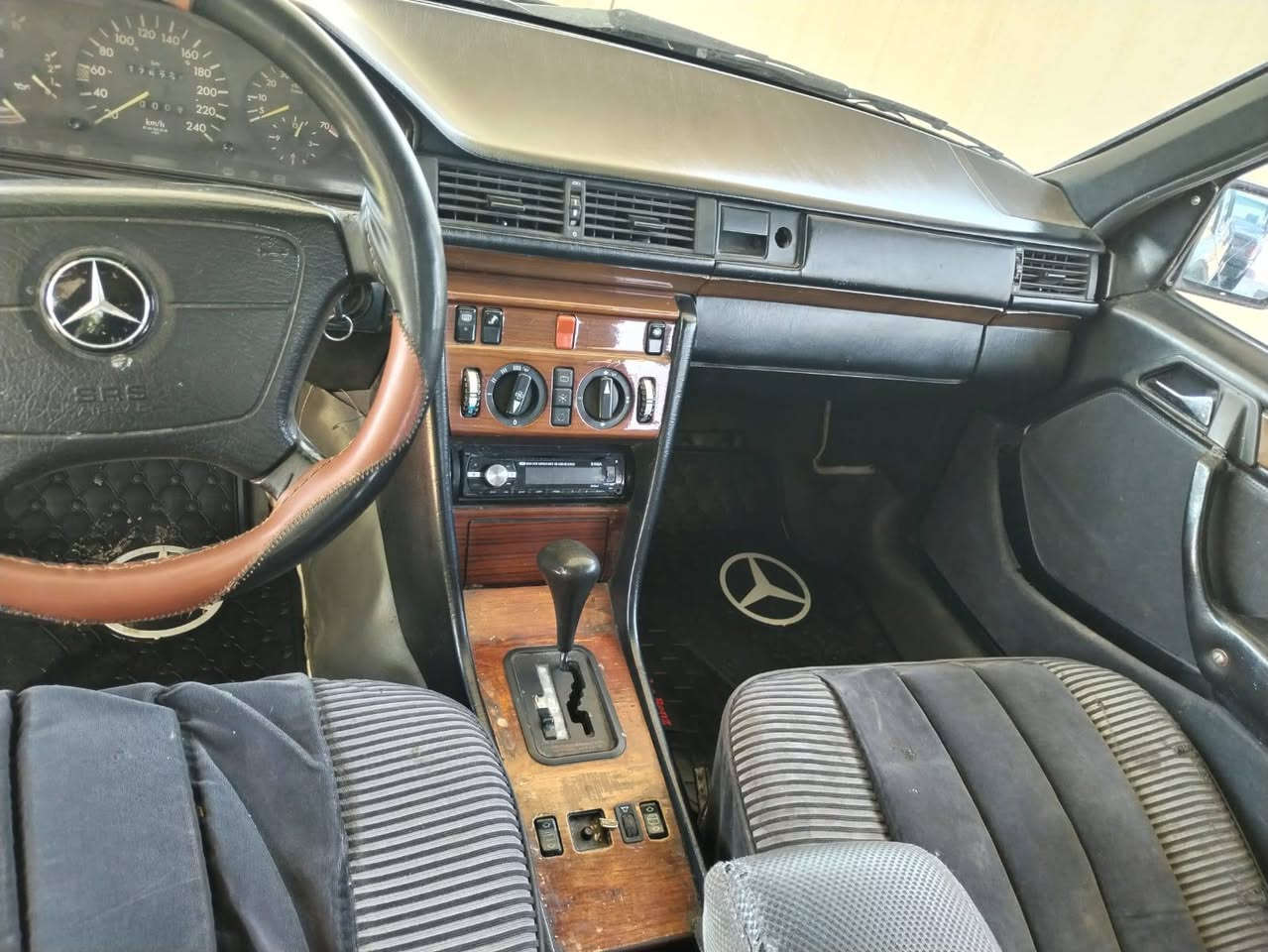 مارسيدس دب محرك بلادي E300 موديل 90 تبريد شغال سلايت شغال الرقم مشروع وطني صلاح الدين السعر 53 المكان سامراء المعتصم للاستفسار ***********@موجود فيديو كامل التفاصيل
