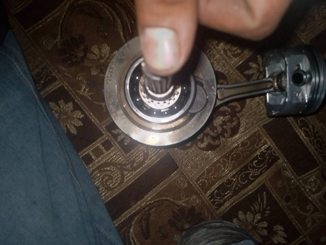 السلام عليكم كوار سمارت للبيع بوشه 63 اصليه هي وبستمها روله 350 للبيع مكاني شعله واتساب خاص ما متوفر فقط رقم التليفون***********
