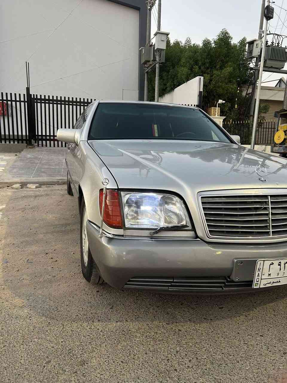 السلام عليكم 
للبيع او مراوس حسب القناعه 
مارسيدس 300 S شبح
موديل 1992 
مواصفات 
دبل جام 
جام كهرباء 
مري شفط 
كشنات كهرباء 
تبريدها ثلج قطعتين 
ماسحات لايت 
فتحة سقف 
آريلات كهرباء 
لايتات زينون
السياره جديده بمعنده الكلمه 
السياره كلها بلاديه 
كسر محرك بلادي 
ماشيه 200 الف 
التحويل ثاني يوم 
السعر 90وبي مجال بسيط 
مكان السياره الفلوجه 
للاستفسار ***********
