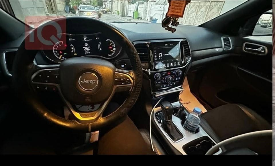 سلام عليكم
جيب موديل 20 
ماشية 95 الف كيلو 
بيها 4 ق صبغ من جهة بصف السايق 
بستم سادس مبدل واصليح راقي امانة الله
لغد شاصي كير سليمات
مكاني حي الحسين 
سعر 17.800 دولار
او مراوس مع كورلا هايبرد
***********

