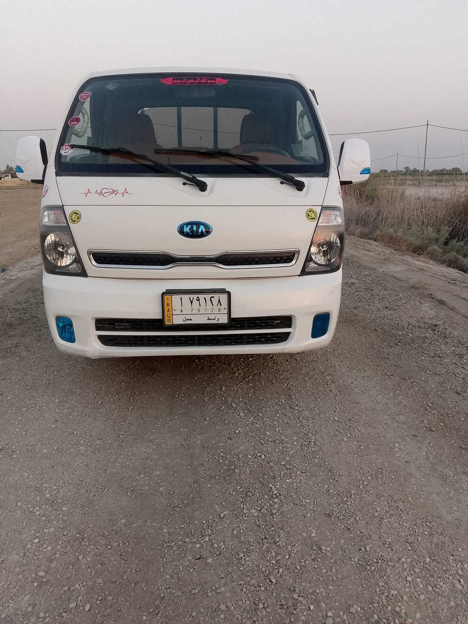 السلام عليكم كيا للبيع موديل 2018 رقم واسط مشروع وطني تحويل مباشر سياره  سياره وضع شركه ما مفتوح بيها برغي واحد تبريد تخم تاير محرك وكير وكسن وشاصي كفاله عامه من كلشي تبريد ثلج 🥶 سياره مكفوله كفاله عامه وضع شركه دوشمه جديده سياره مكفوله كفاله من كلشي وضع شركه شرط احله من الصورة سياره مال جناي بس اليدور نضيف يتصل سياره شركه رقم واسط رقم الهاتف (***********)( ***********
