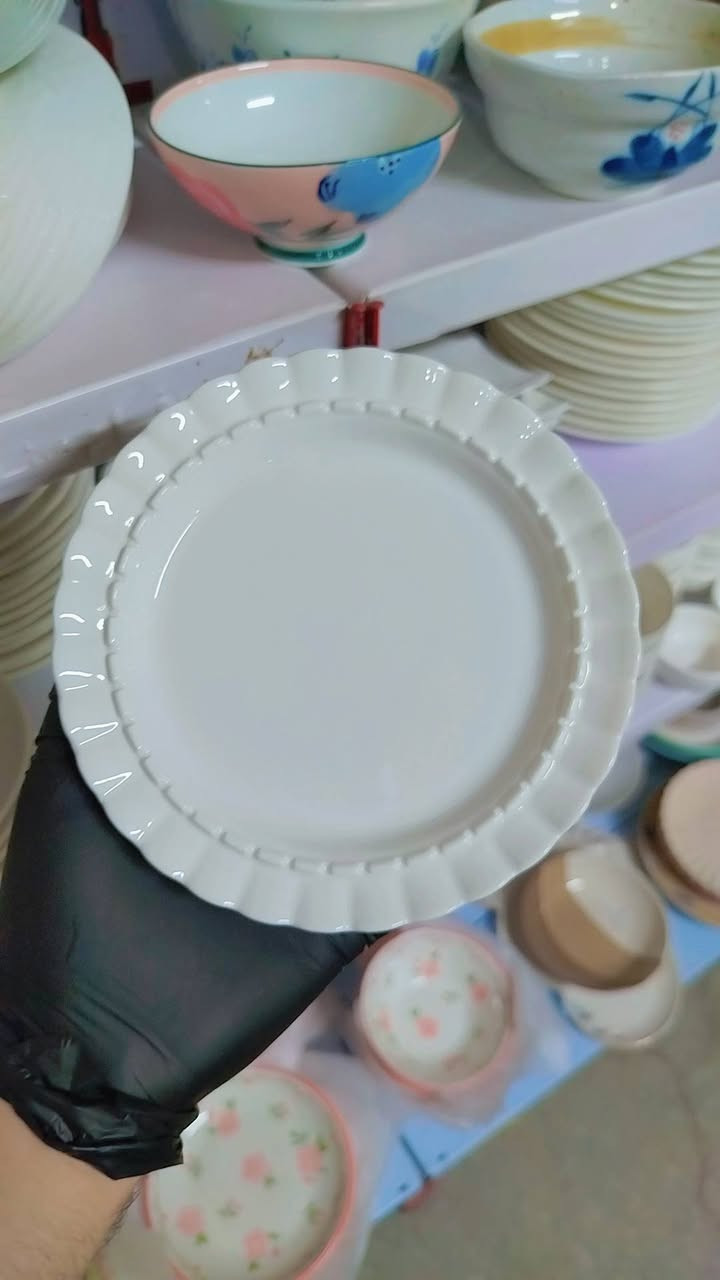 ✨ قاپی ئەورووپی ڕەنگی سپی ✨

ساکاری  جوان و مۆدێرن 🤍

ئەگەر بەدوای قاپێکی کوالێتی بەرز و دیزاینێکی نازدار دەگەڕێیت، قاپی ئەورووپی ڕەنگی سپیمان بۆ هاتووە.

✅ کوالێتی بەرز
✅ دیزاینی مۆدێرن
✅ گونجاو بۆ ماڵ و دیاری

📍 ناونیشان– سەید سادق، گەڕەکی حەسار
📞 ***********

گەیاندن هەیە بۆ هەموو کوردستان
