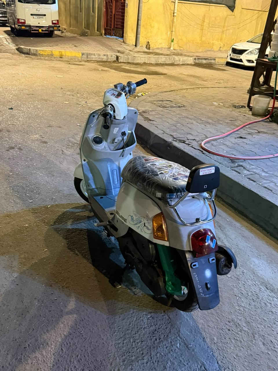 السلام عليكم دراجه بوليس لبيع السعر مليون١٠٠ بيه مجال عنواني بصره جنينه تواصل على وتساب ***********.
