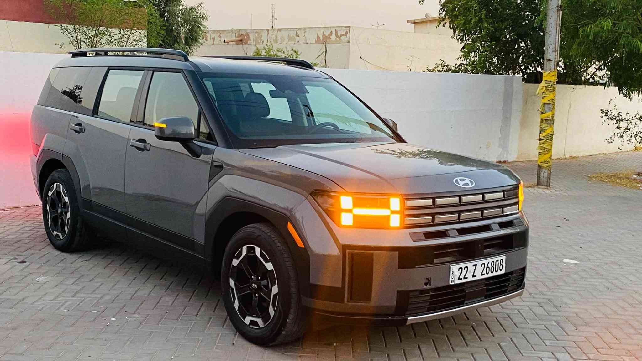 السلام عليكم ( للبيع فقط ***********)
هونداي سنتافي موديل 2024 الشكل الجديد 
7 راكب محرك 2500 توربو لون مميز سمنتي 
دخول جديد وارد امريكي قبل كم يوم رقمتها اربيل
حادثها موضح بالصور (طخه بسيطه بالمسطره الخلفيه مال الجنطه  ومصلحها على كدها + طخه بمقدمة البنيد بالحافه 
ليبل واحد كل اجزاء السياره بدون تبديل
حتى الجنطه ممفتوحه براغيها 
مكفوله من البارد والصبغ والتبديل 
عدا اللي ذكرته وشرط السونار وين ميعجبك
بيها ايرباك ستيرن وراجع بلادي شركه
السياره فوول مواصفات بدون بانوراما
♦️بصمة تشغيل + بصمة ابواب + صندوق كهرباء 
♦️شاشه ايباد متصله + دشبول الكتروني متغير الالوان
♦️كشنات جلد بالكامل وتحكم كهرباء
♦️تبريد مركزي 3 قطع 
♦️فور ويل AWD دكمه + سونار خلفي
♦️داتو شو + ويل 19بلادي
♦️شحن لاسلكي + تدفئة مقاعد 
♦️4 انظمة قياده + قياده اليه 
♦️اضويه ليد + ليد نهاري 
♦️الدشبول كله لمس + قاصه سريه
♦️كامره خلفيه + رادار 360 درجه
♦️حساسات اماميه وخلفيه 
♦️شفتات سرعه + تحديد مسار 
♦️اشاير بالمري + نقاط عمياء 
♦️ماشيه 42 فقط مشي امريكا 
♦️لغد وشاصي ودواخل كله على وضع الشركه 
♦️كير ومكينه وصدر وتبريد بوضع الوكاله
♦️السعر 217 ورقه
♦️سنويتها الى سنة 2031 وتحويل او وكاله باللي يعجبك
♦️مكاني بغداد /المنصور /اوخلف الهايبر ماركت مال البياع
***********
للامانه السياره بالنايلون جديده بمعنى الكلام
