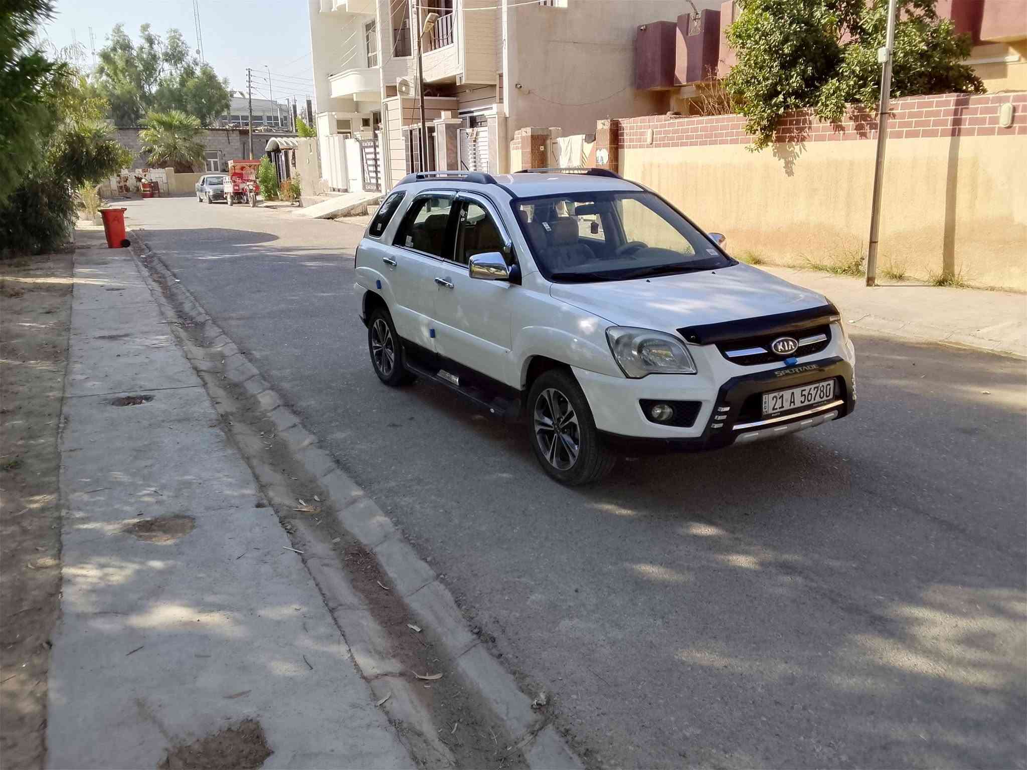 سبورتج 2009 خليجيه داخل بيجي جديده وجاهز مكفوله من لصبغ بيها بارد بلدوسه وفاتحين لباب مكفوله من كلشي محرك 2000 رقم سليمانيه سنويه جديده تخم تاير تبريد صدر كله تمام لسعر ،115 وبي مجال قليل عنوان ديالى تصال فقط كلشي موضح يمك
