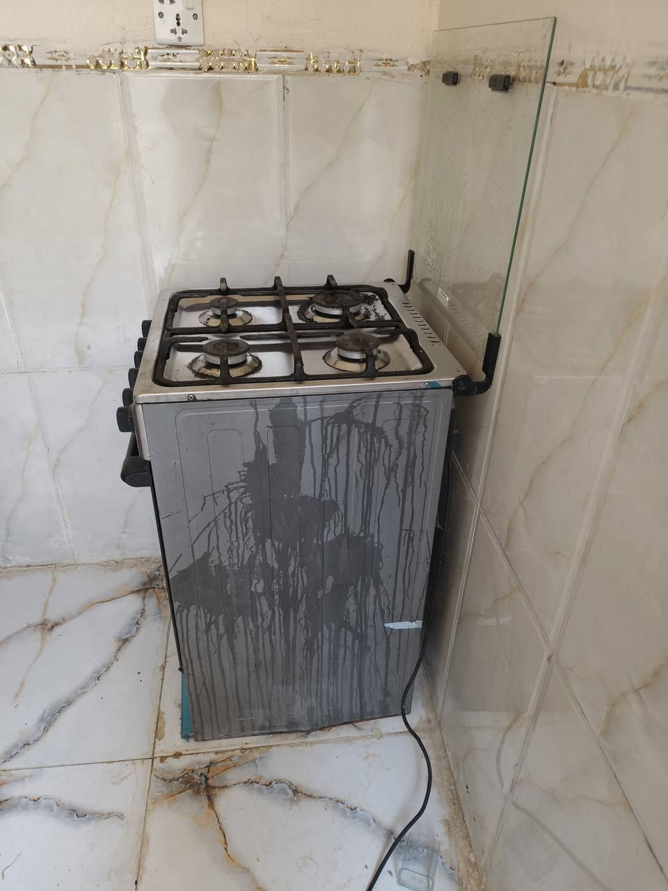 *********** طباخ نظيف مستعمل قليل شراي يستفسر على هذا الرقم واتساب
