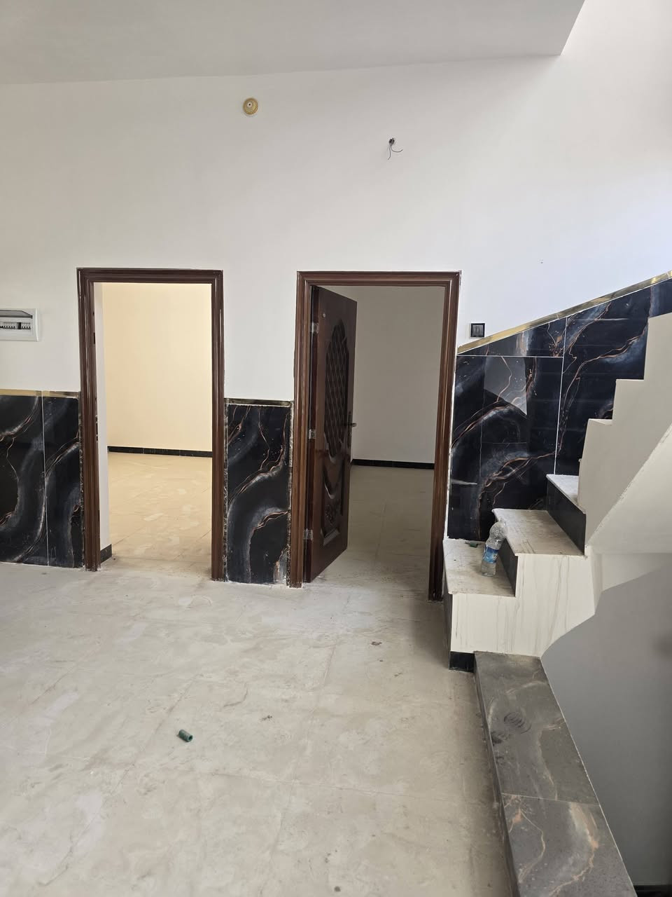 رهن سنه • ١٠٠متر • ٤غرف
