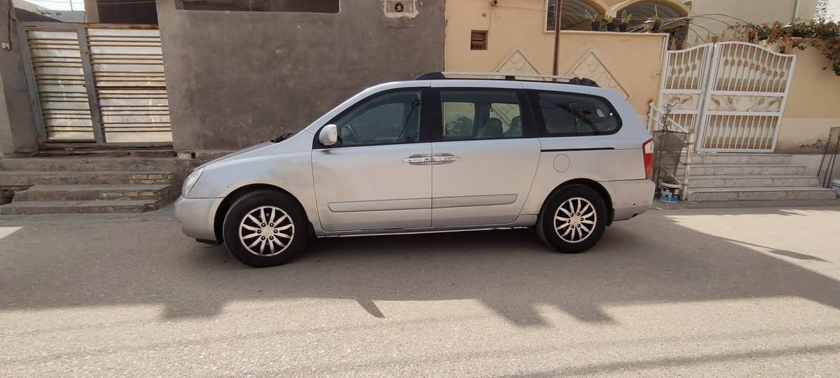 سلام عليكم 
للبيع بدون مراوس كيا سيدونا
موديل 2007 رقم بغداد نكلزي باسمي سنويه 2030هزه جديده حادث نص
جاملغ امامي مصلح نفسه ولا قطعه تبديل ولا قطعه صبغ عداهذا أخذ سونار وين يعجبك مكينه بيها ضعف ينزل من سعرها كير نظيف
حداديه امامي وخلفي جديده سعر 130
للاتصال ***********
مكانها ديوانيه الحمزه الشرقي
