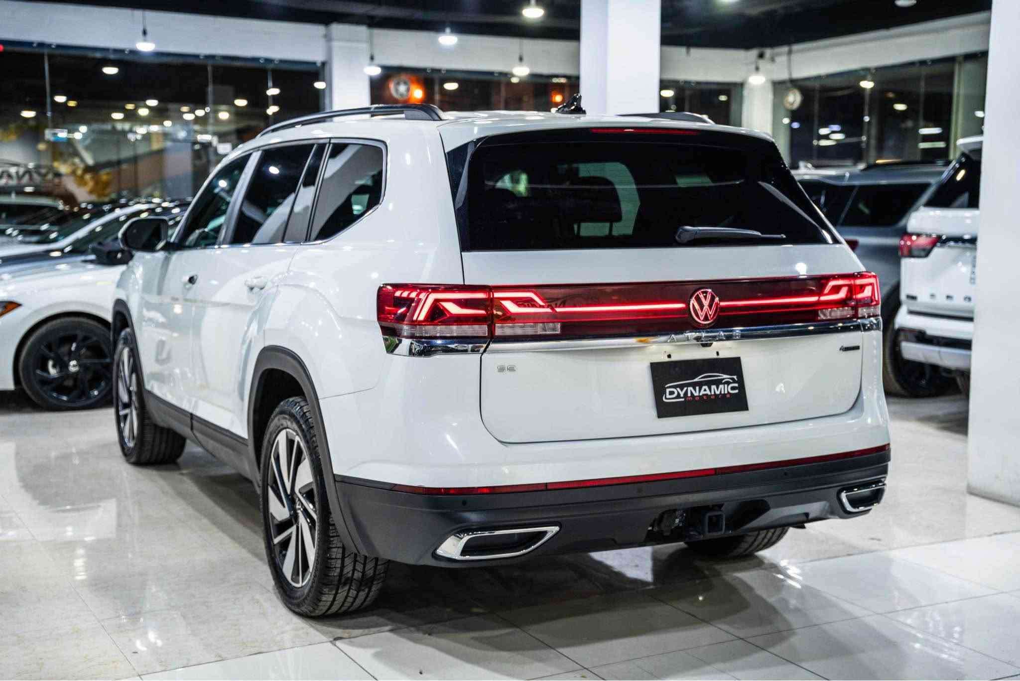 2024 VOLKSWAGEN ATLAS, SE🔥🔥
موديل: 2024
وارد : امريكي 
مواصفات :SE -
‎عدد الأميال : 40000ميل
الون : ابيض
الون داخل ؛ ابيض
‏‎سلندر :  V4
‎صبغ :  ١جامرلغ وباب بدون داخل   
سيارة رقم موقط ٣ شهر بي مجال
مكان اربيل شارع حديد و خشب معرض دايناميك موتورز
‏‎من المعلومات الرجاء التصل علي وتس اب
سعر جدا مناسب 🔥🔥🔥📲📲
                                                                                              *********** - أربيل, العراق

نص مكتوب في الصور:
- 3:29 40 bid.cars AWD 2.0L 4 cyl. 269HP 65 645 km 2024 VOLKSWAGEN ATLAS, SE 1V2HR2CA9RC532432 1-72838885 Copart Location: Martinez (CA) Shipping from: Los Angeles (CA) Seller: Enterprise Sale Document: Non-repairable vehicle cert (CA) Sales History 1 Similar archival offers You are watching archived offer. Auction ended on Monday, February 16, 2026. Monday, February 16, 2026 13 Photos Video 34