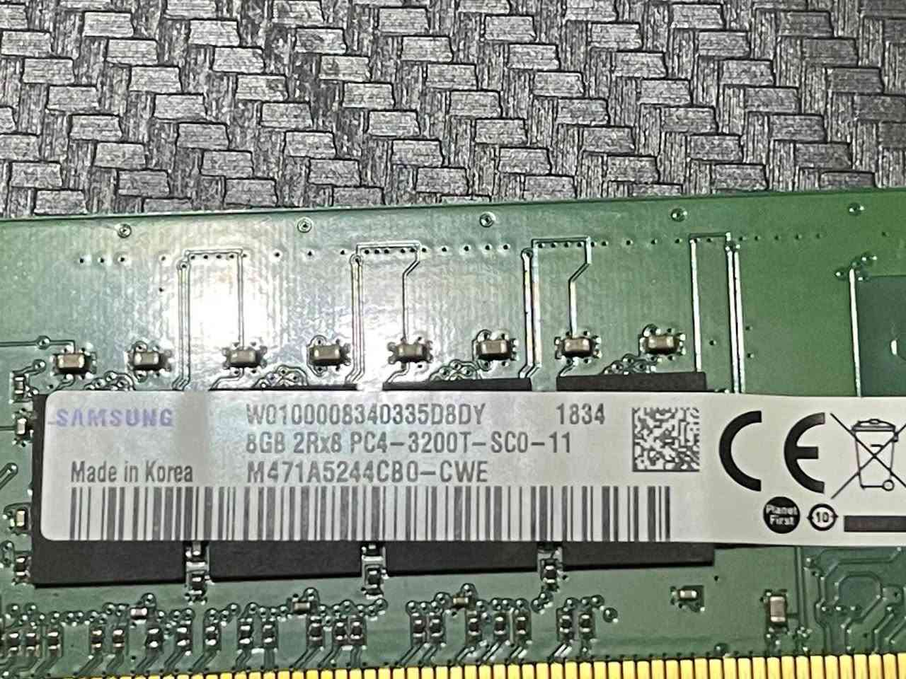 بسم الله الرحمن الرحيم 
رامات ddr4 السرعة 2400  
2x8 16gb
اذا تفيدك قيم بما يرضي الله 
***********
