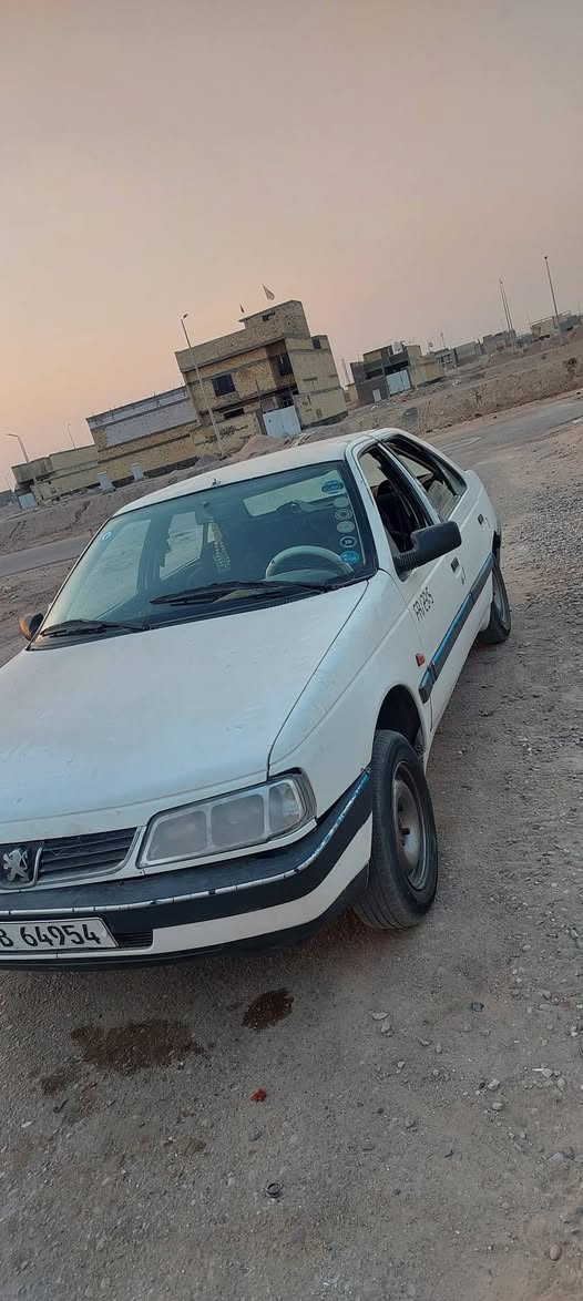 لبيع مديل ١٢ رقم نكليزي راعيه موجود محرك كير زينات سعر ٢٥ وبيه مجال شراي يتصل ***********مكان البصره طوبه ونخيل
