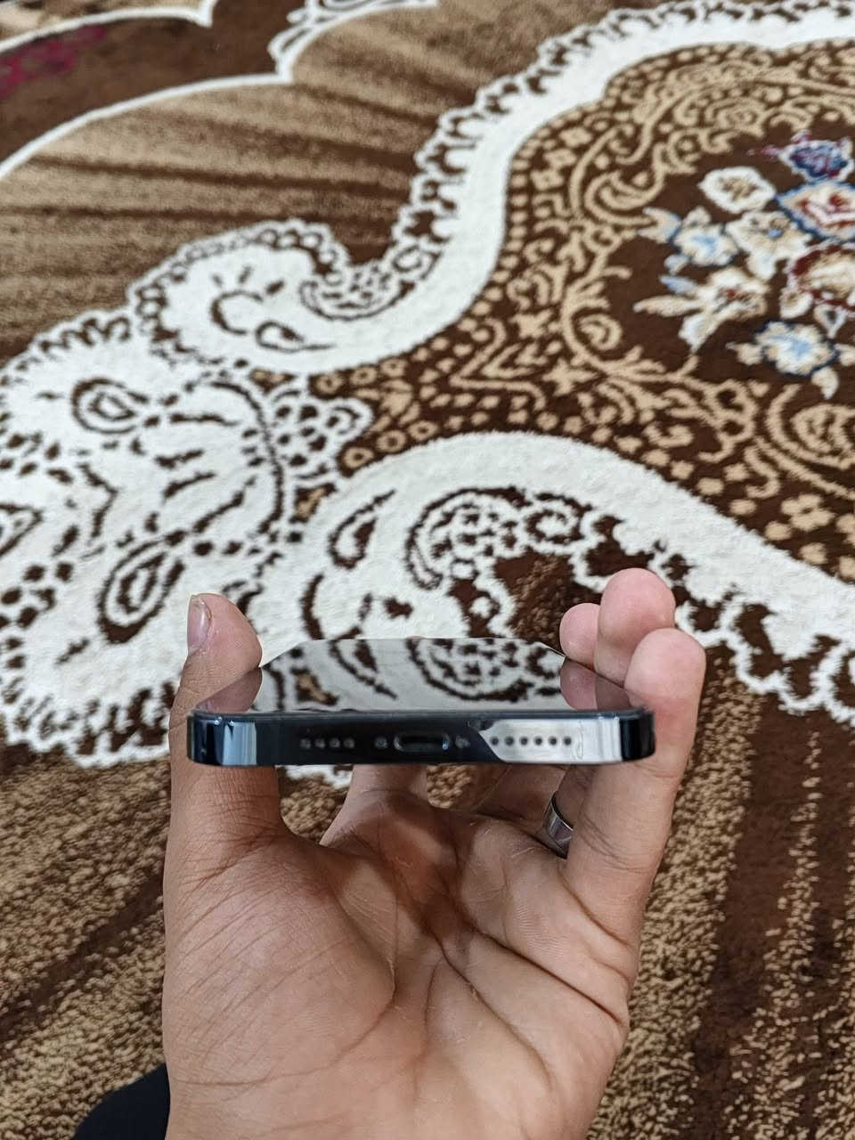 آيفون ١٢ برو ماكس • ٢٥٦ • شاشة ٣ خيرات