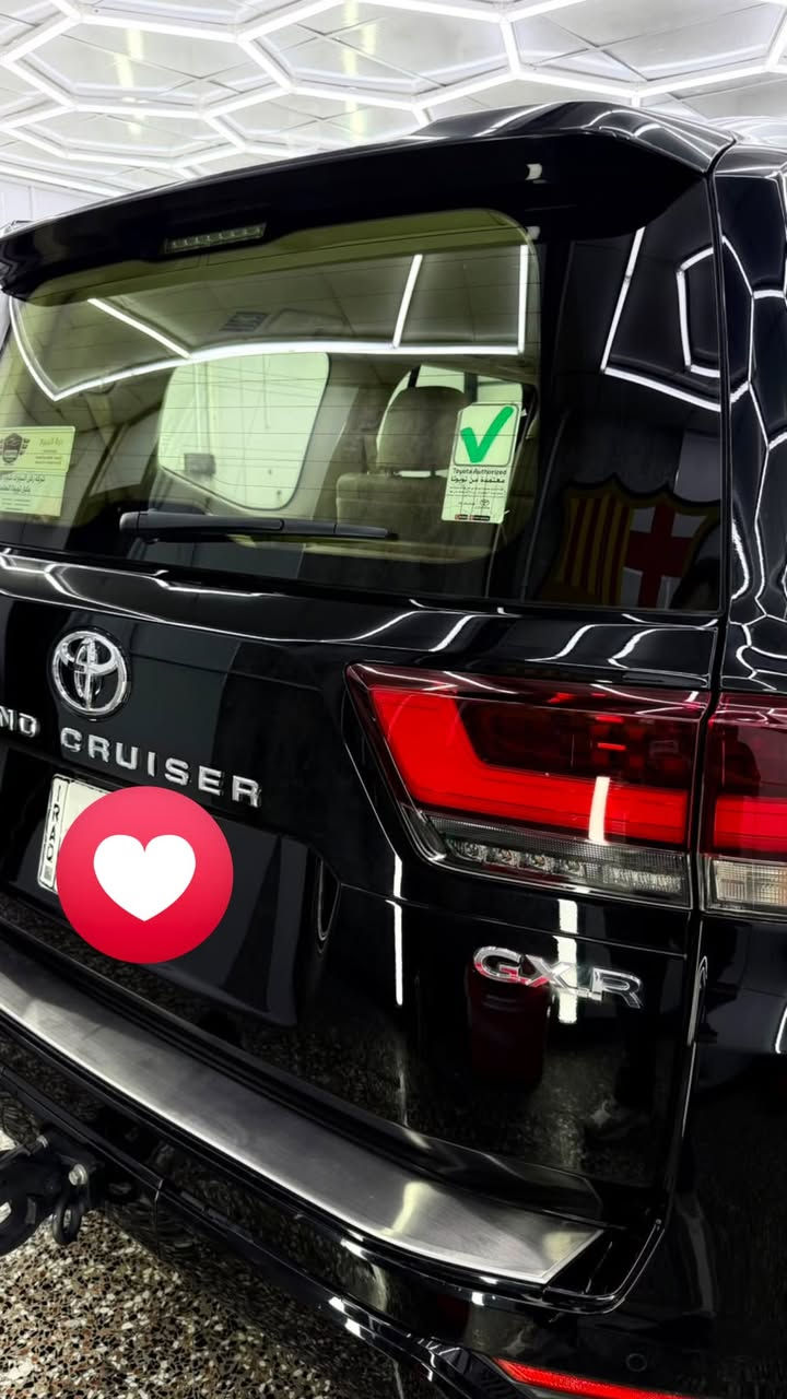 لاندكروز gxr (2022) 🚗
3 شاشات ام التطبيق 
5 بصمات دخول ذكي 
تشغيل عن بعد 
كشنات جلد كهرباء 
عليها تخيم تاير يوكوهوما جديد
السيارة رقم بغداد باسمي تحويل ثاني يوم ♥️ 
عداد المسافة (55،000) كيلو متر 🚗 

للاستفسار 
‭+964 770 778 0894‬📞
