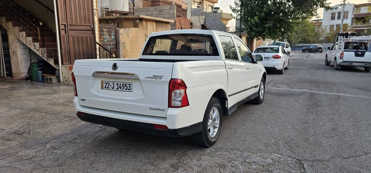 سانگوێنگ 2015بێ بۆیاخ سێ پەڵەبچوك کارتی هەیە دەعامیش بۆیاخی نیە ساردی نیە 117هەزار ڕۆشتوە دەبڵ ئەکسلە سعر{100}***********
