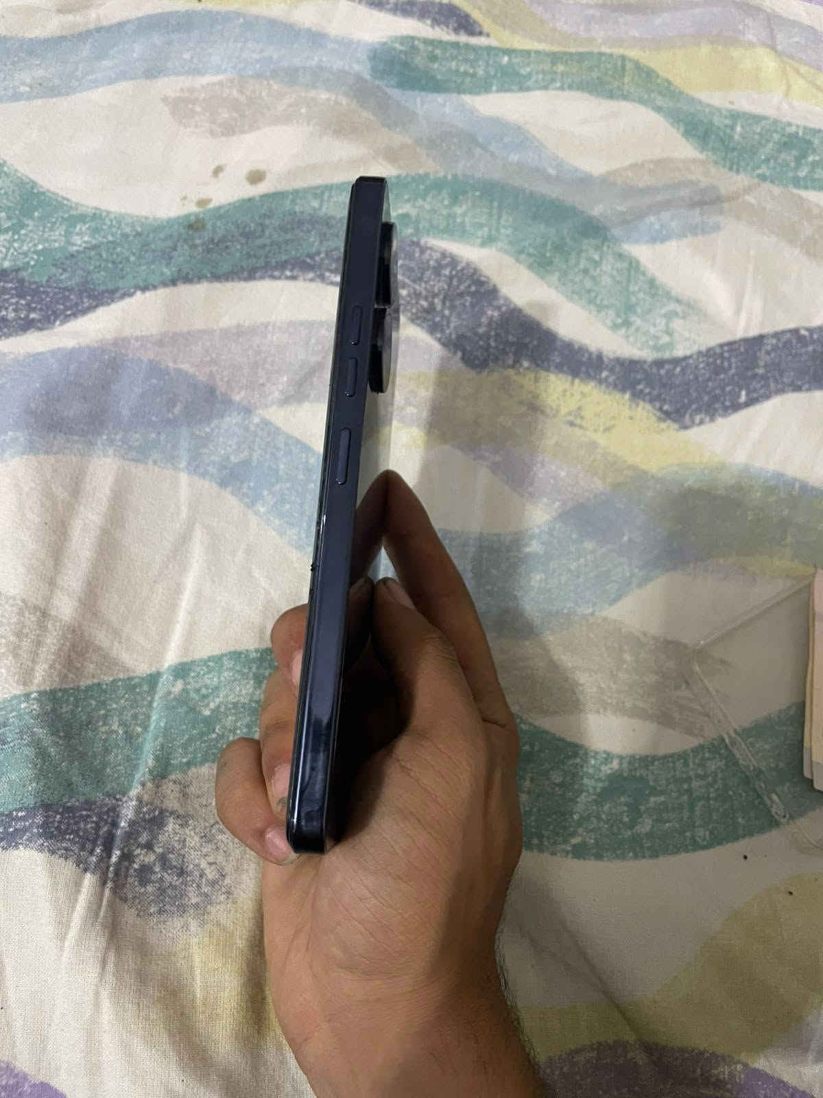 كامون 20 برو • ٢٥٦ • شاشة أصلية