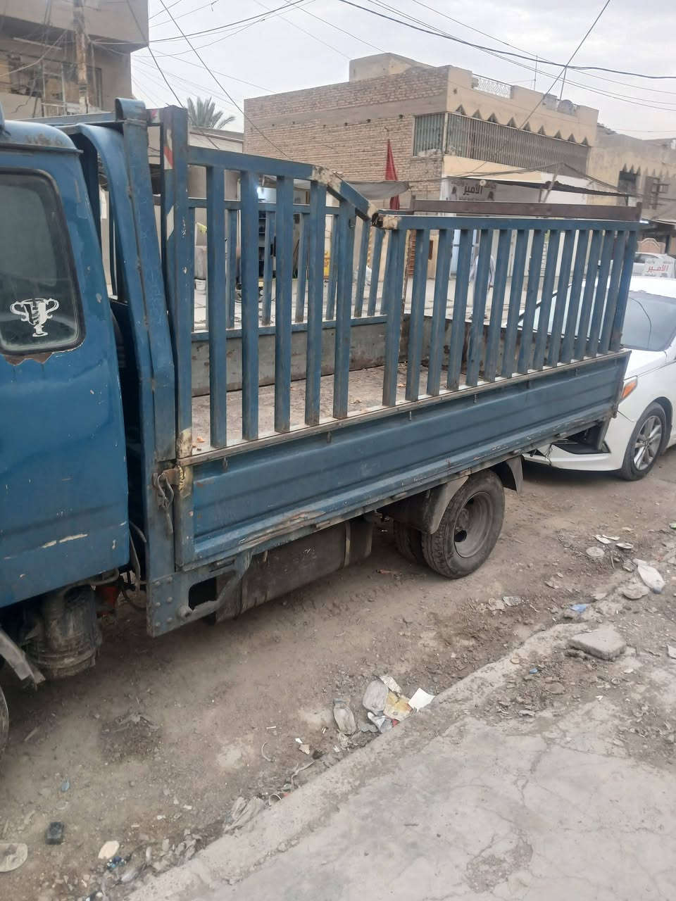 فنتيرا فحل موديل 2002سنويه بسمي السعر75مكان بغداد الامين رقم التليفون ***********
