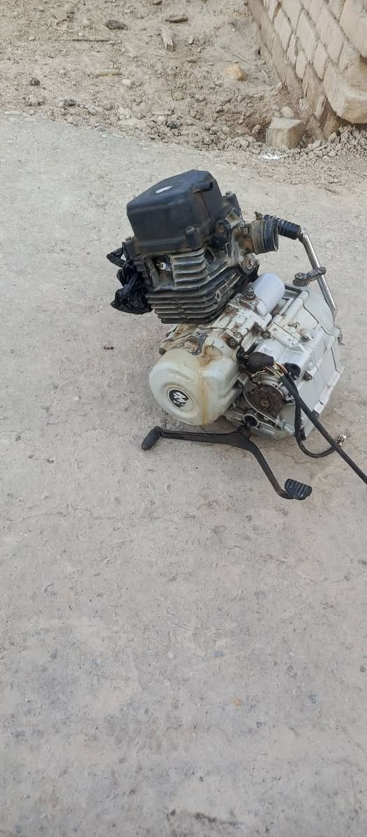 سلام عليكم محرك ابوكسر 22محرك شغل  ما مجفت مبل بس ربل كيد  محرك صافي لا تبخير    مكينه على شرط  مكاني العماره  الماجديه *********** وتساب شغال
