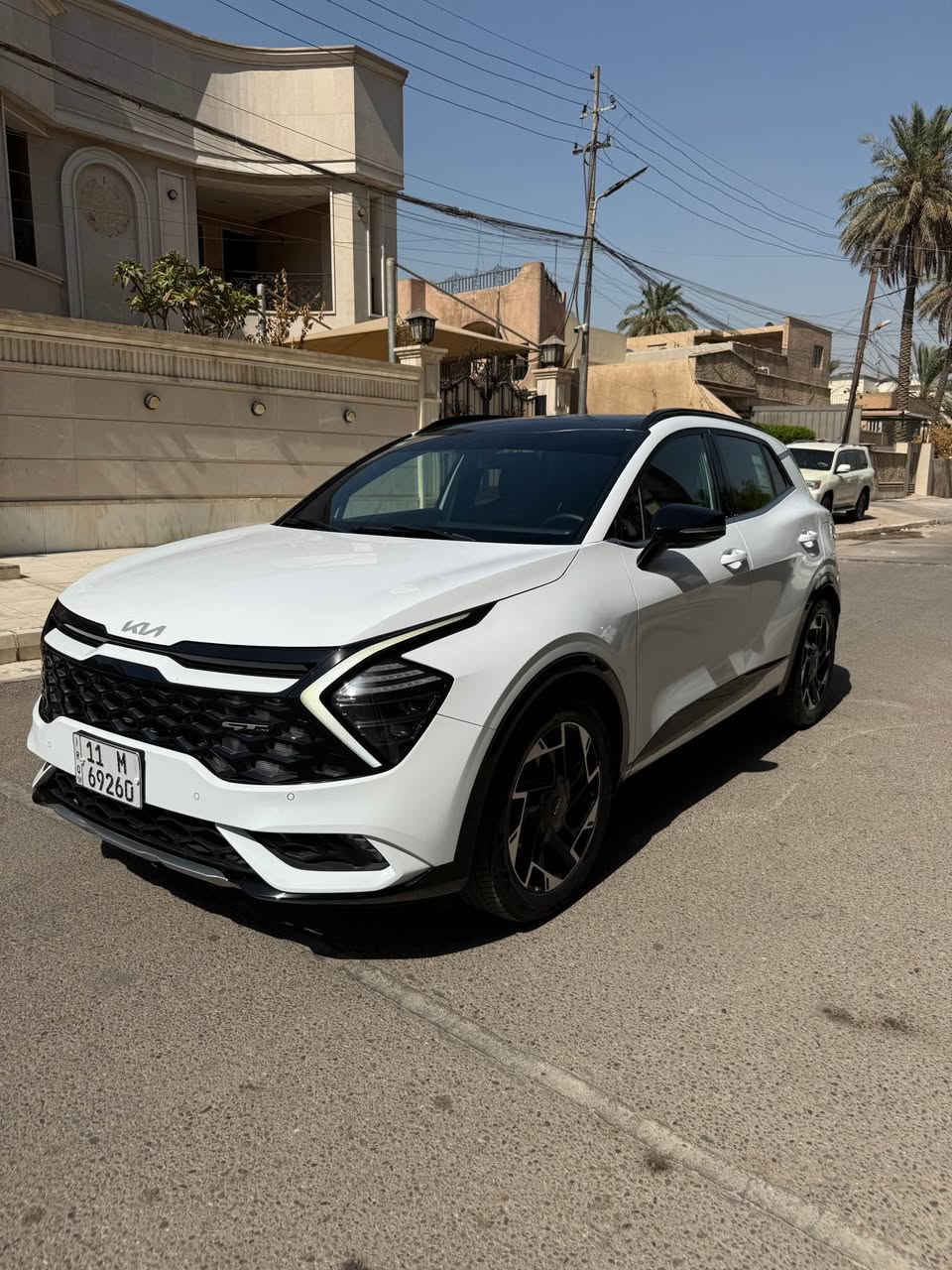 السلام عليكم 
سبورتح جيتيلاين ٢٠٢٣ 
ماشيه ١٩ الف كيلو 
مكفوله كفاله عامه عده كم رصعه بل بنيد اثر حالوب خفيف جداً  عددهن ٧ او ٨
كلش جديده السياره 
سعرها ٢١٠٠٠$ 
للاستفسار ***********
مكاني بغداد الكراده 
وماكو سبورتج جيتيلاين بهيج سعر بغداد, العراق
