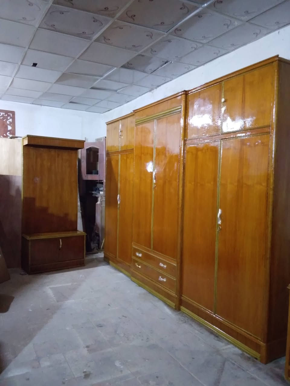 غرفه نوم • ٦باب • ٣٥٠×٢٥٠سم