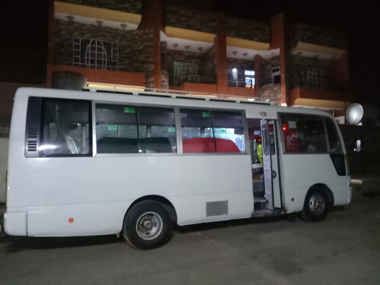 للبيع 🚍
كوستر Nissan Coaster موديل 2006
باب الحارة / 30 راكب
بانزين + غاز
كير ومحرك شرط 👌
رقم أبيض
سنوية جديدة
مصفرة وغرمات ماعليها
السيارة مرتبة ونظيفة وتصلح للشغل والسفر 👍
يرهم مراوس + جارجر 🔥
السعر: 165 ورقة قابل للنقاش للجادين فقط
للتواصل والاستفسار:
📞 ***********
📲 واتساب متوفر
