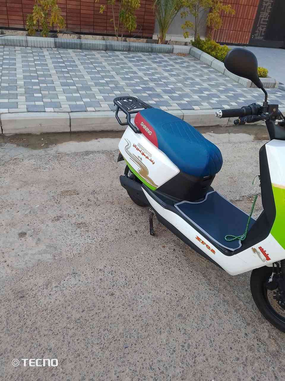 السلام عليكم دراجة شحن للبيع جديدة 
النوعيه جيتور شاينك 
موديل 26 الشكل الجديد آخر اصدار 
بطاريه ليثيوم 72 فولت 
تشغيل عن بعد 
انذار ضد السرقه 
نضام Rرجوع للخلف 
نضام بارك B 
منفذ يوبيءس 
لايت عالي وناصي 
اشاير يمنه ويسرى 
دبل اشارة 
هورن 3 نمر 
3 نمر سرعه حقيقي 60 
جوزة تفصل الناريه 
حساسات بريك امامي وخلفي 
سويج 2+ كارت 2 + بصمه 1 
ملاحضه / الدراجة جديدة بمعنى الكلمة ومابيها اي نقص 
مكاني بغداد البلديات 
السعر 575 و بيها مجال بسيط 
الاستفسار الرقم ***********

