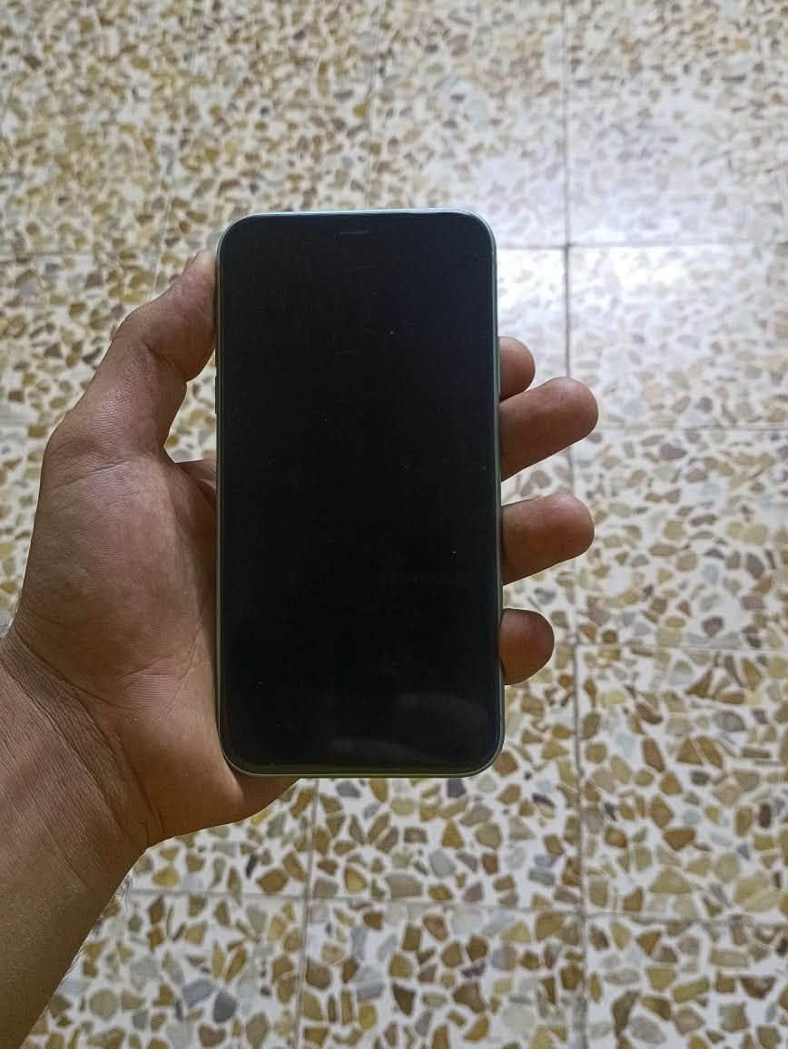 السلام عليكم ايفون 11عادي ذاكره128جهاز ممفتوح ونضيف نضافه فول
سعر 257 
جهاز مكفول كفاله عامه تواصل ***********
