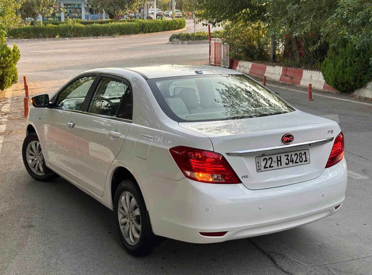 بی وایدی BYD F5مۆدیل 2014 گێر عادی  بێ بۆیاغ بێ شوخت گێڕو مەکینە نەکراونەتەوە بەشەرت سەنەوی نوێیە بەناوی خۆمە تا2030 تازەیە بەسمەیە کوشن جڵدە و ناوزەردەکامێرا شاشەیە  ئاوینە کارەبایە ئاوینە ئیشارەتە سوکان ڤۆلیۆمە ABS.USB.AUXحاسە یە هەموو شتێکی بەشەرتە 120هەزار رۆيشتوە  چوار تایەی تازەی لەژیرەلەسەر دەقی شەریکەی ماوەتەوەهەردوو بەسمەی شەریکەی لەگەڵە سحری 65گەلا مەحامەلەیەکی کەم 
***********
فایبەریشی لەسەرە رانية, السليمانية
