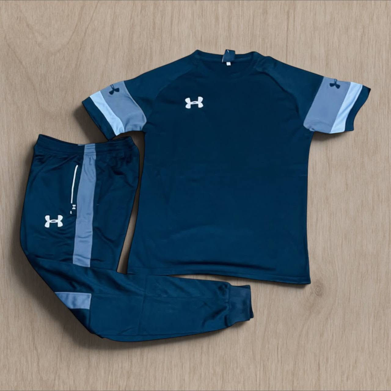 تراك رجالي ستن درجى اولى 
سعر شدة 16 قطعه 4 الوان ب 140 الف
قياسات ( M. L. XL. XXL )

شرط الفحص 👏🏻

توصيل جميع محافضات العراق 5
الرقم/***********
