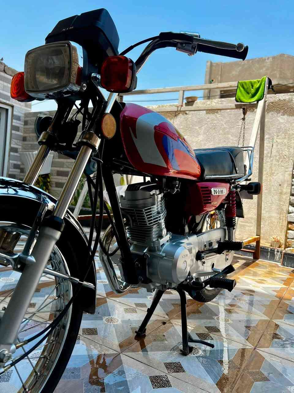 26 سكنر لون احمر 3احرف بعدهه بجيس انضف من صور 
***********
📌الكوت
