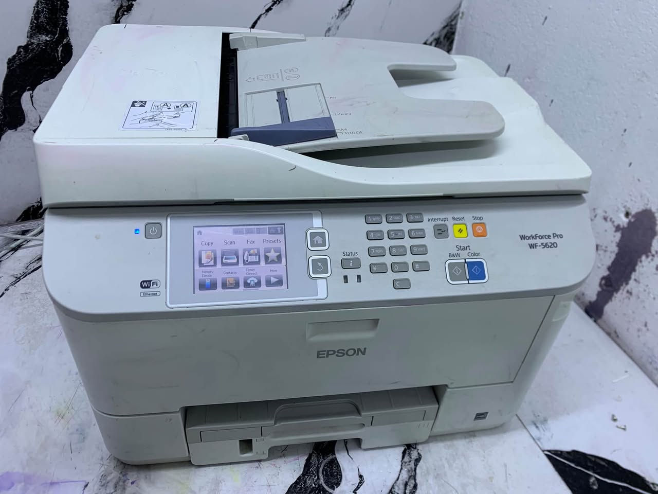 طابعه ابسون WF5620
واي فاي 🛜 
وجهين 
ملغيه الشريحه 
عدادالمطبوعات 141 الف
فيديو موجود لكل التفاصيل 
السعر 275الف
توصيل موجود
***********
