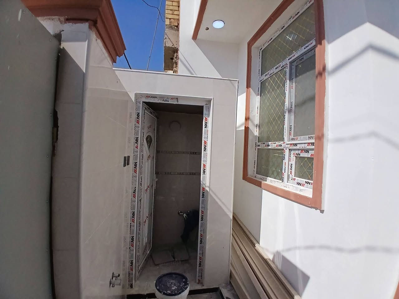 مشتمل لبيع طابو صرف ملك صرف كوت حي الشهداء الدبيه الثالثه بناء طابوق درجه أوله يتكون من غرف نوم مطبخ استقبال هول صحيت داخليه وخارجيه السعر المطلوب ٧١مليون وبيها مجال للشراي الاستفسار ***********
