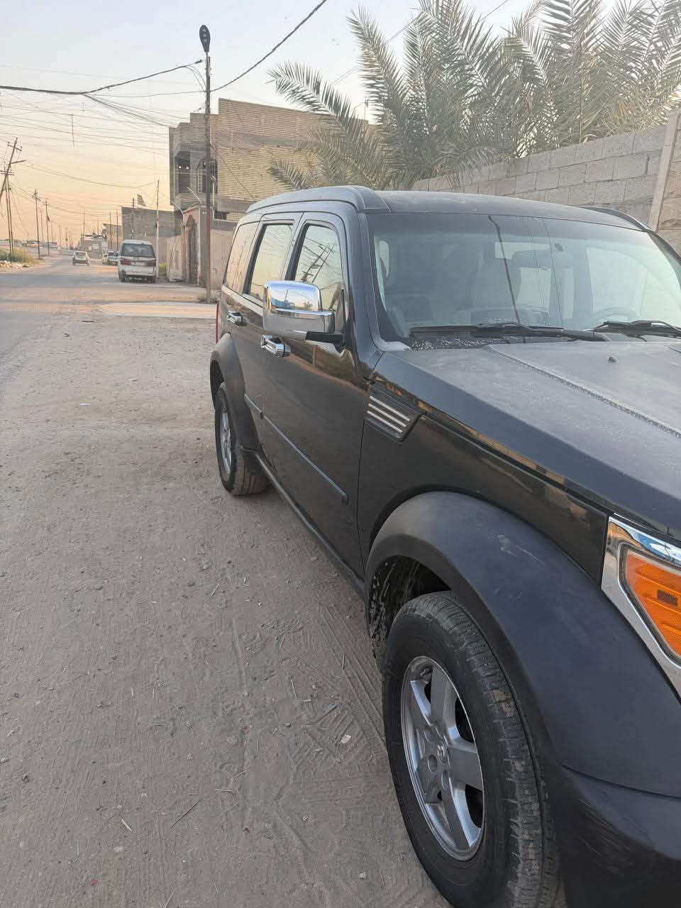 دوج نيترو ٢٠٠٨
محرك ٣٥٠٠ 
سياره جديده شويه صبغ بالباب والجاملغ 
سياره ما ناقصها شي ***********
مكاني بغداد 
وايدها ب٦٨
