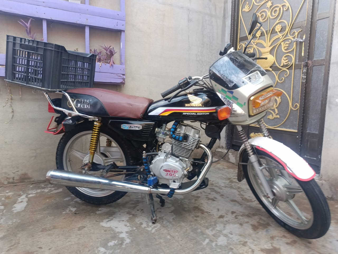 جني ابو كله للبيع
نگره سلف يشتغل 
گير محرك بشرط لا صرف ولا بخار 
كهربائيات كله شغال 
تايرات جدد 
نشاط معدل فول ماشاءالله 
سعره 370وبي مجال قليل للطيبين 
***********
