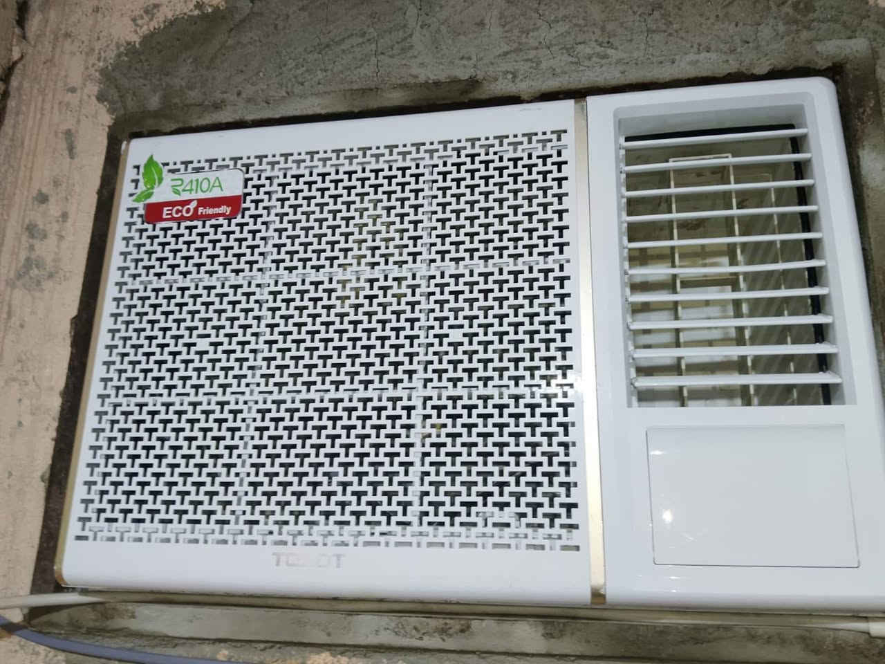 سلام عليكم 
مكيف توسوت للبيع تجي تفحص وتقتنع يلا تشتري نضيف كلش نضافته 90 بلميه
السعر 175 وبي مجال رقم الهاتف***********

