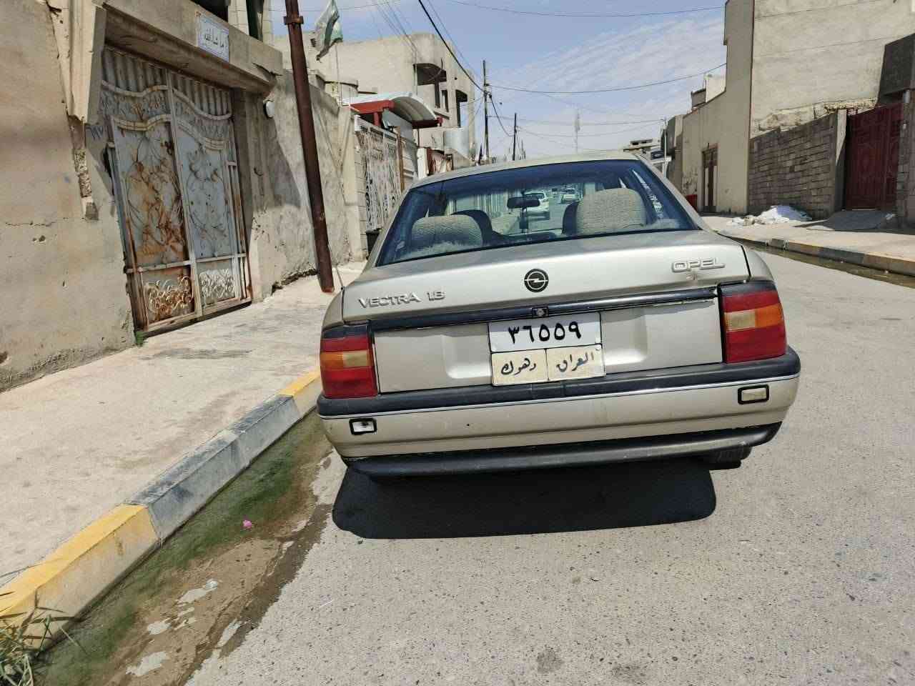 سياره للبيع اوبل فكترا موديل ٩٢ رقم دهوك كير اوتوماتيك السعر  40 بي مجال ***********
