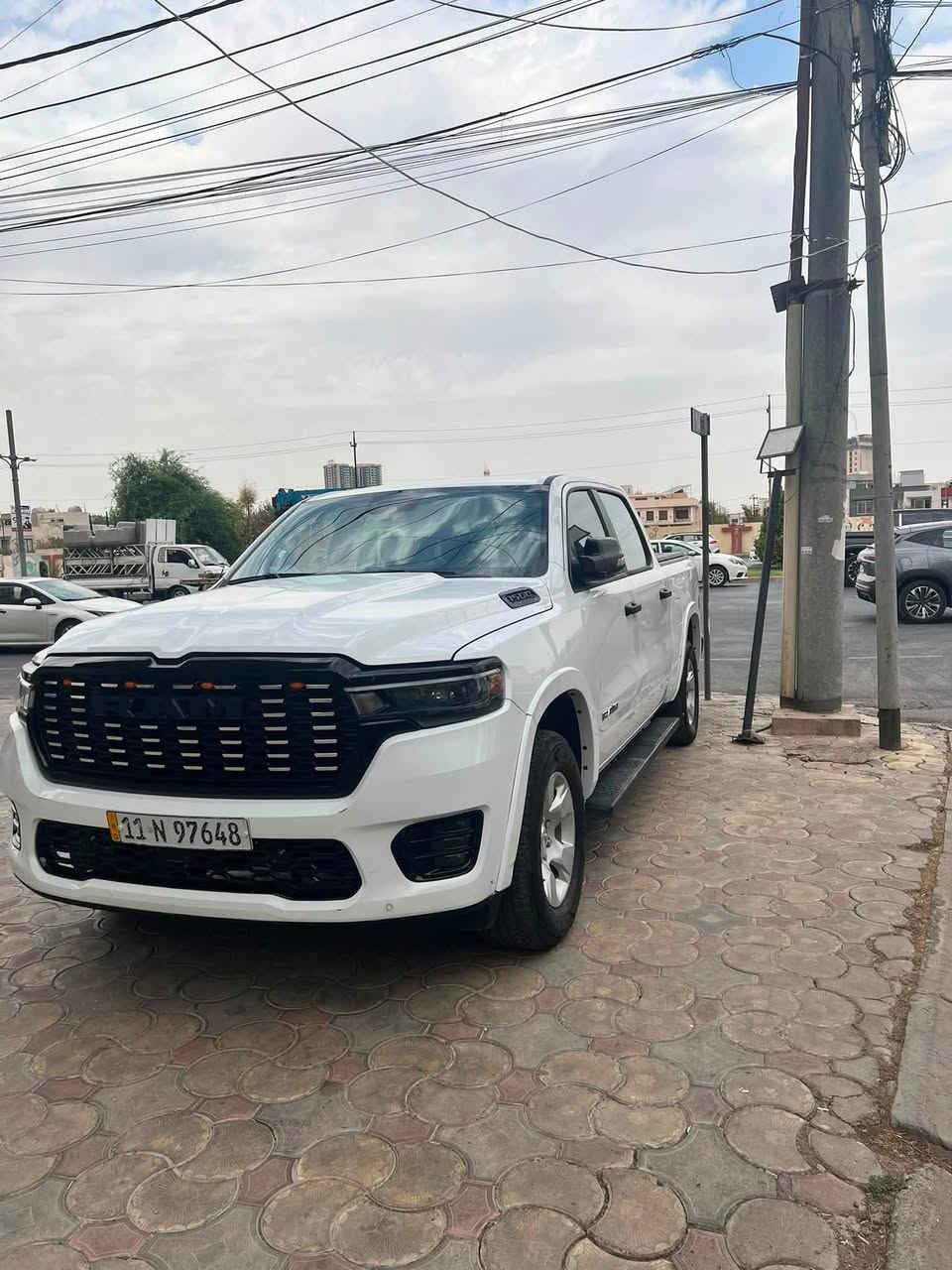 دوج رام 4*4  ، v6 ايتورك 
نضام 2ويل و4ويل 
موديل 2024 
مواصفات وبجم 25
دخول جديد 
باب طويل وبدي قصير 
السيارة كفالة حادث بس دعامية 
مري شفط 
مثبت سرعة
تحديد مسار 
بصمة تشغيل عن بعد 
شاشة كاربلي
كير ماوس  
حساسات رادارات امامي خلفي 
رقم بغداد شهداء وكالة 
مكان السيارة الكوت 
ماشية 29m
السعر 33 وبيهة مجال 
او مراوس 
***********
