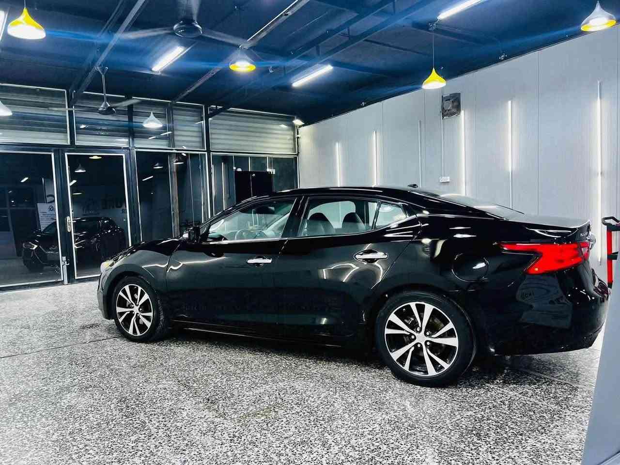السلام عليكم
للبيع  (Nissan Maxima) موديل 2018 الحادث موضح بالصور غير الحادث الباقي كفاله كير محرك مكفول بأسمي تحويل مباشر

مكانها بغداد الطالبية ***********
