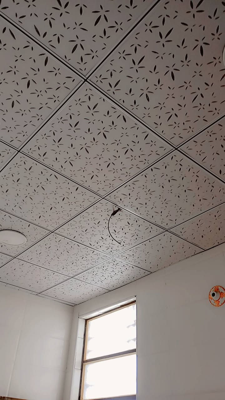 دار مساحه ٥٠متر بناء درجه اولى طابوق سيراميك بورسلين كرانيت سقوف ثانويه صب كونكريت مركزي منطقه راقيه جدا زراعي حي ميسان قرب سكلة الكرعاوي السعر ٢٣مجال بسيط استفسار اكثر ***********@@@@
