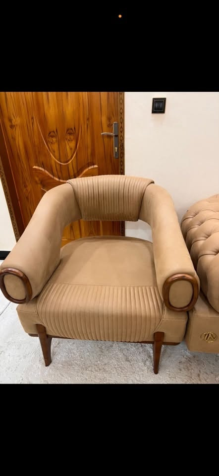 تخم 8 مقاعد جديد قليل مستعمل 750 الف بغداد
***********
