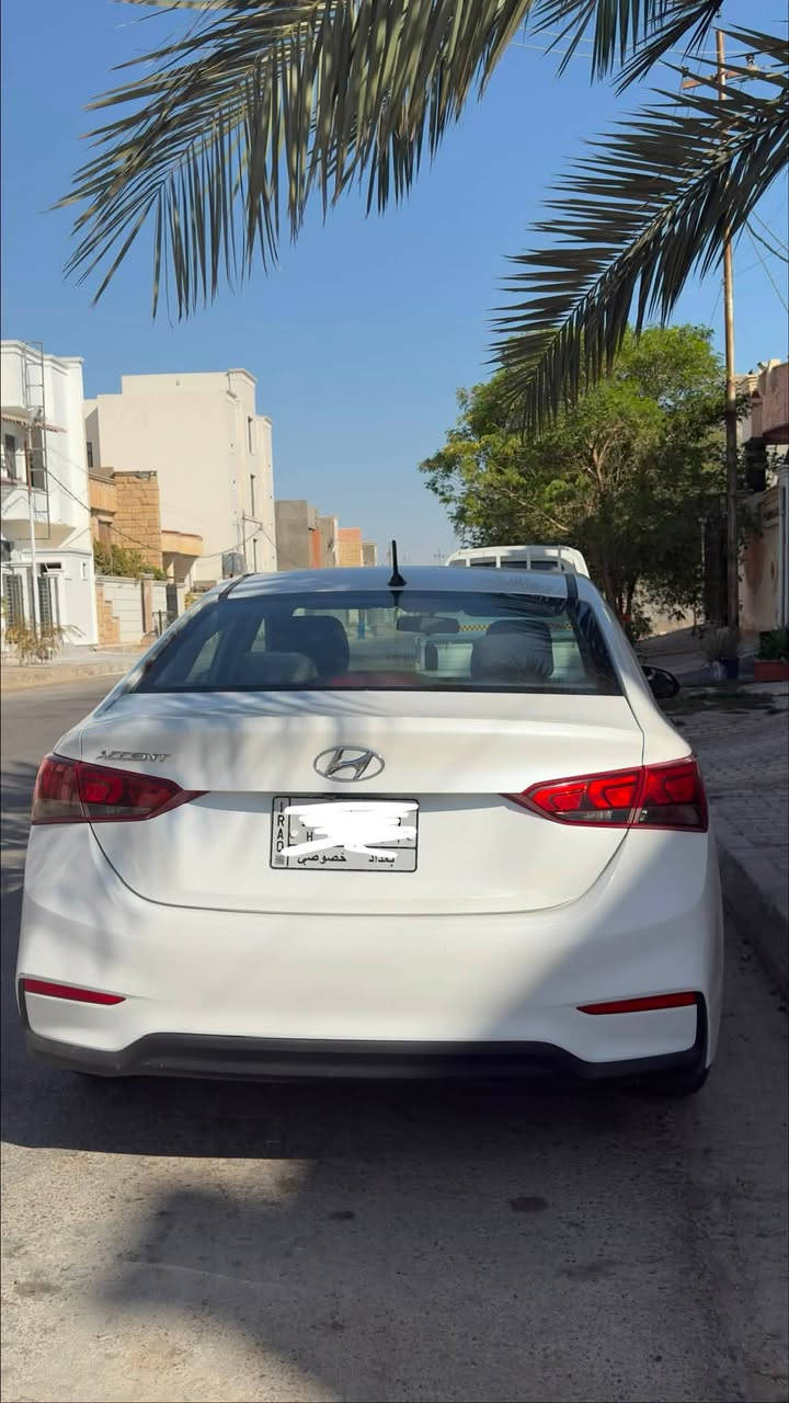 هيونداي اكسنت 2019 وارد امريكي ماشيه 70الف ميل حادثها بسيط هلال الچاملغ اليمين موضح بالصوره رقم بغداد خصوصي بأسمي  
المحرك 1600 GDI بحالة ممتازه 
الگير بحالة ممتازه 
حداديه وصدر بحاله ممتازه 
كاميرا خلفيه 
مثبت سرعه 
نظام سپورت
السيارة جاهزة 
السعر 12500$
وبيها مجال
مكاني الانبار الرمادي 
التواصل ***********
