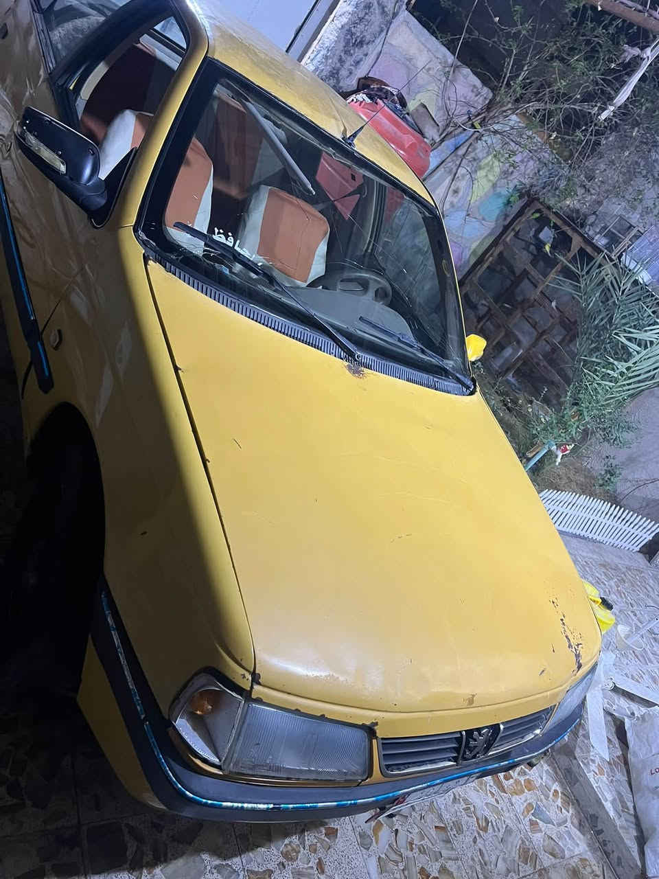 بيجو 405
مديل 14
سياره ماعليها غرامات هيئه شكد عليها من السعر يطيح سياره حلوه حداديه مكينه كير تبريد مابيها  مال ع باب الله سعرها 23
رقم***********
