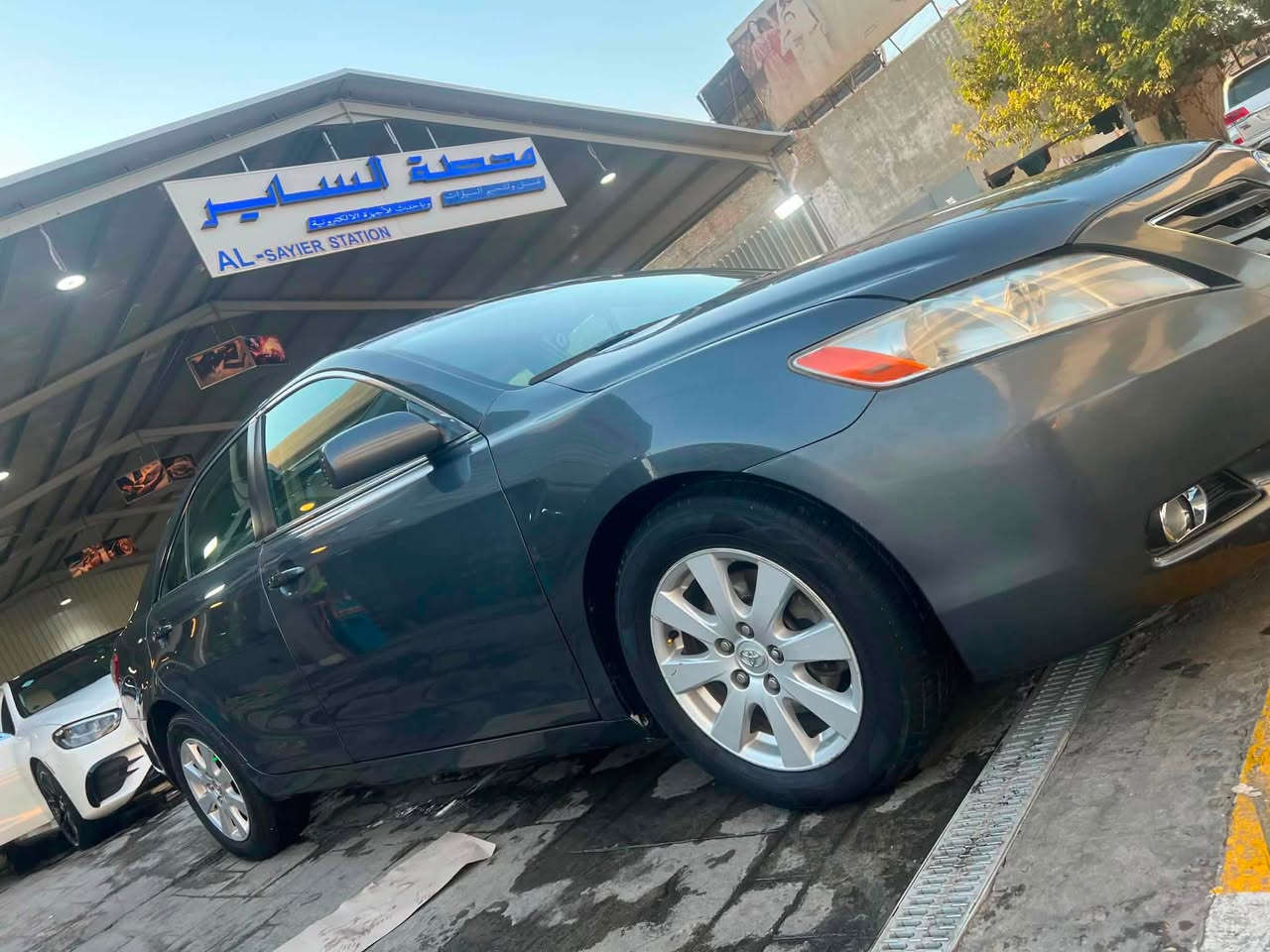 السلام عليكم
كامري 2009 Xle 
مكينه 3500
V6
فول مواصفات 
*فتحه
*كشنات كهرباء الأماميه
*تدفئه وتبريد بالكشنات
*كروز سرعه
*شاشه كار بلي
*برده 
*تبريد قطعتين
*ويل كب 16 
*برده خلفيه 

ماشيه 160الف

السياره اني معمرها ع ايدي كير مكينه تبريد جدد كفاله
حداديه كامله اماميه خلفيه داخل السياره جديد مدوشم بلادي 
السياره مصبوغه عام وعندي صورها قبل لااصبغها 
والسياره بدون قطره معجون 
حادثها امامي جاملغات اماميه فقط مبدلات
السياره جديده تخم تاير جديد منضومه البانزين جديده 
السياره استخدام شخصي وكامله مكمله 

رقم بغداد جديد

السعر 93 وبيها مجال قليل

مكاني علي الصالح مقابيل مرور الطوبجي 
***********
