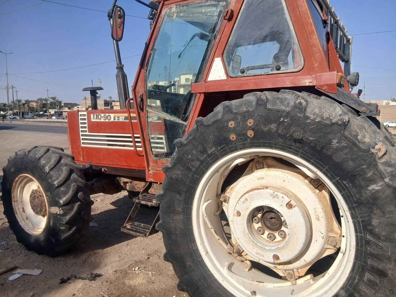 ياالله
فيات للبيع حجم 110
فول مواصفات فول عادي كفالة عامة وضع شركة
رقم واسط/ راعيها موجود بدون تحويل وكالة فقط
المكان واسط/قضاء الحي
السعر 26 مليون وبي مجال
***********
